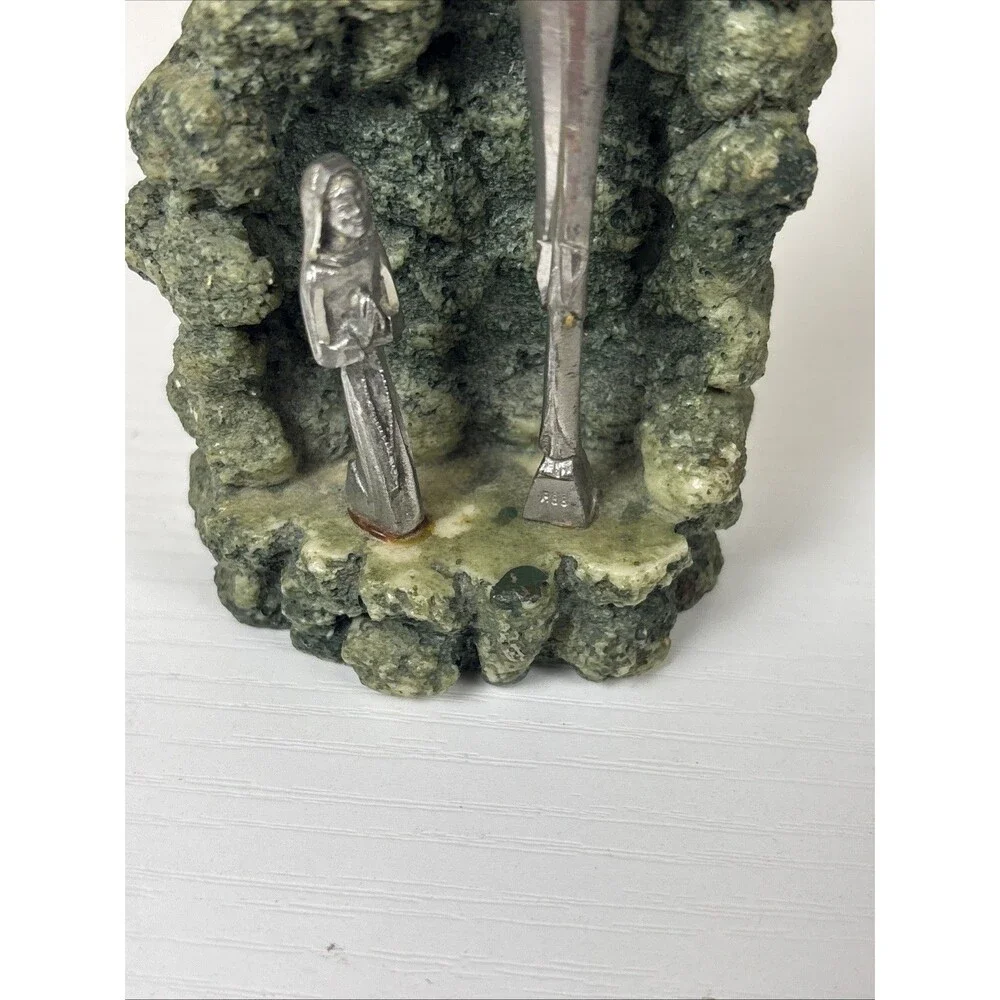Lourdes Grotto Virgin Mary St Bernadette Freestanding Resin Metal 5